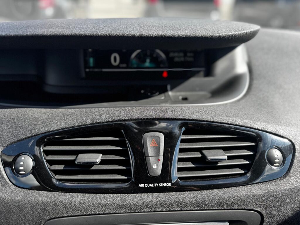 renault scenic prestige
