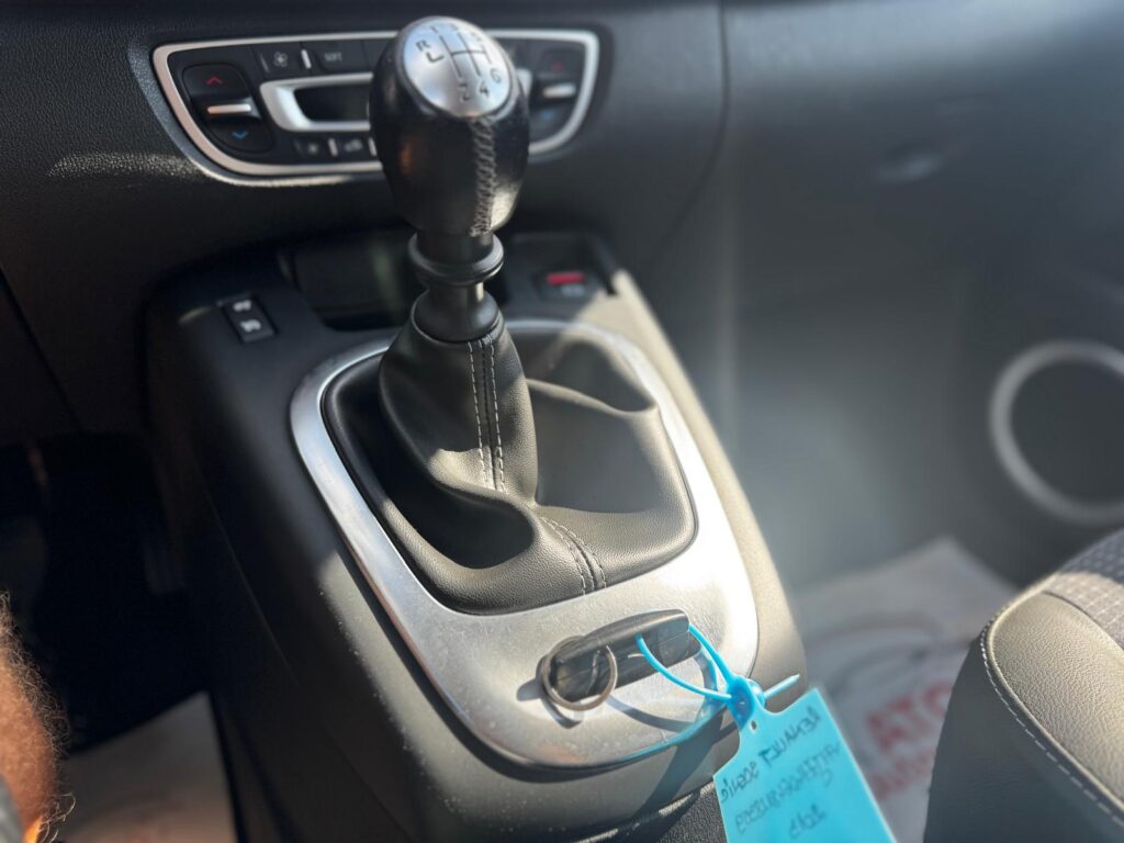 renault scenic prestige